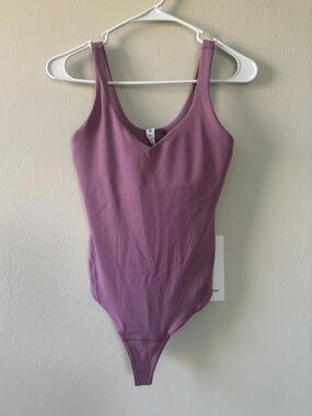 Lululemon Align Bodysuit Womens Size 4 VLVD Thong V Neck New Sleeveless